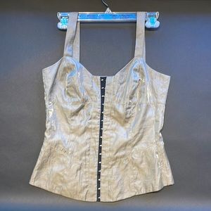 Bustier style top. No boning or padding or underwire.